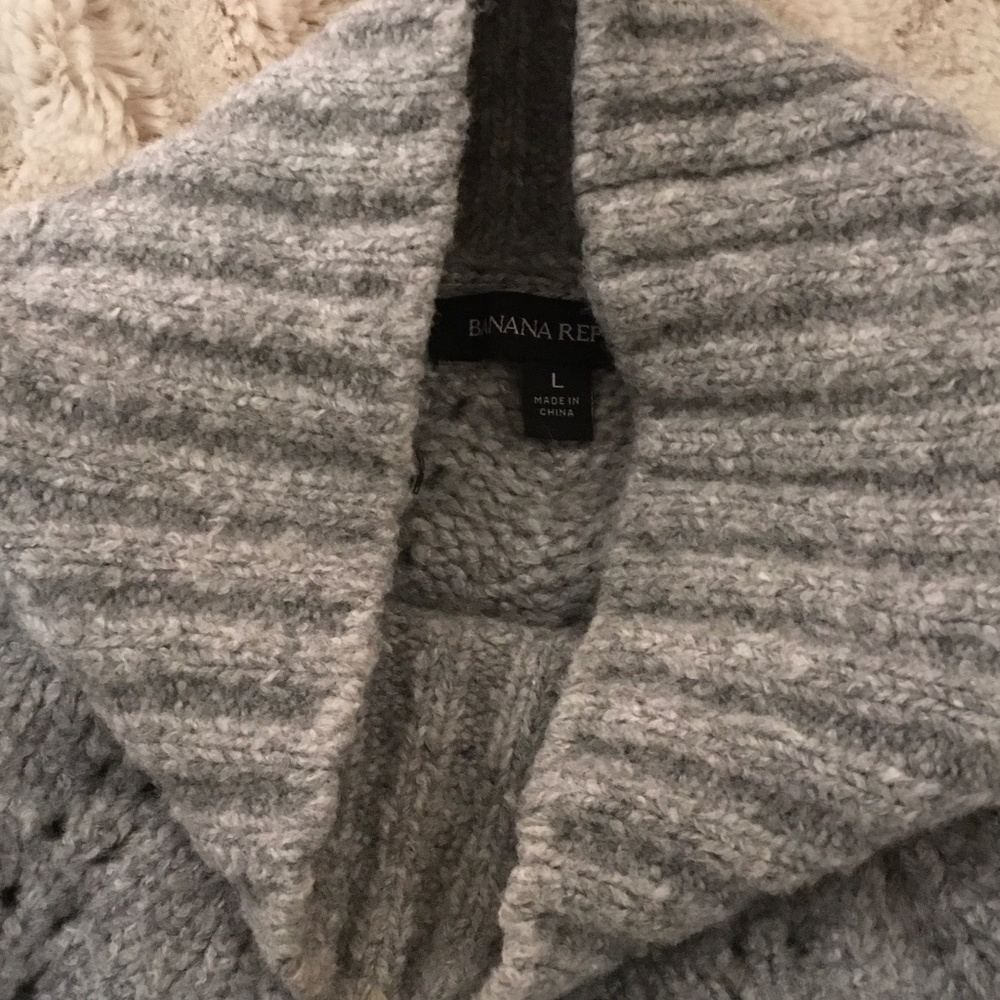 Banana Republic gray sweater large